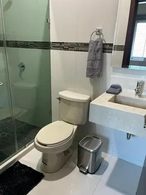 Un baño de QB Departamento de lujo en Quintas espacioso y confortable