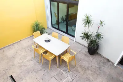 Un patio o zona al aire libre en Stylish Home with Roof-Top Patio - Historic Centre