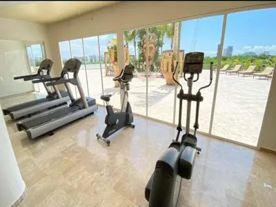Gimnasio o instalaciones de fitness de Spacious 3BR Marina Condo with Pool