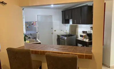 Una cocina o zona de cocina en casa en sector Miramar