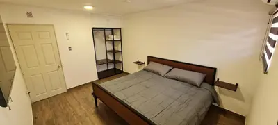 Cama o camas de una habitación en Casa cómoda y completa con 2 camas king size y 1 cama twin