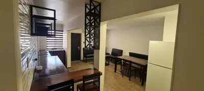 Una cocina o zona de cocina en Casa cómoda y completa con 2 camas king size y 1 cama twin