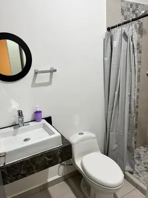 Un baño de Residencia Santa Fe