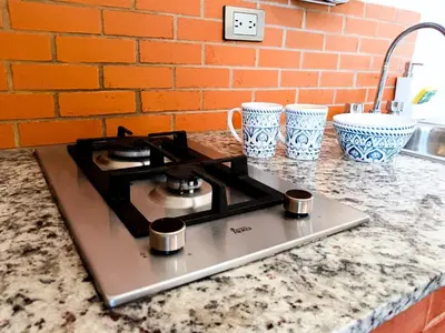 Utensilios para hacer té y café en Suite descanso para dos, Paseo Durango