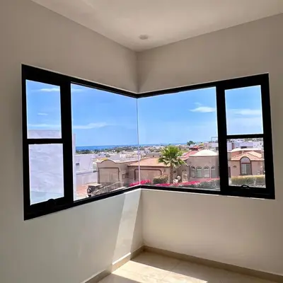 Vista general del mar o vista desde la casa o chalet