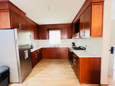 Una cocina o zona de cocina en Charming San Carlos BB with Private Pool BBQ