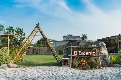 Jardín al aire libre en Cabañas El Encanto