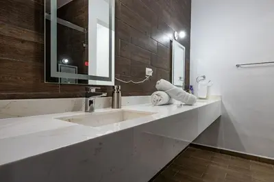 Un baño de Captain's House Marina Front, Unique View