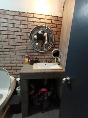Un baño de Full house terrace and grill