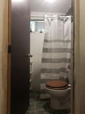 Un baño de Full house terrace and grill