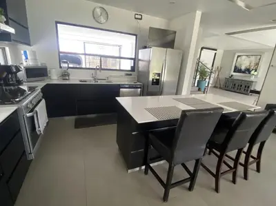 Una cocina o zona de cocina en Linda y comoda casa completa