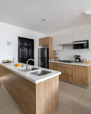 Plano de A residence with 4 bedrooms in a private community with a swimming pool