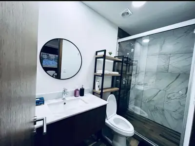 Un baño de Loft de lujo a 7minutos El Paso Tx y 17 min Consulado Americano