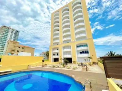 Piscina en o cerca de Miramar Depto de Lujo Frente Playa y Malecón