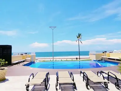 Piscina en o cerca de Miramar Depto de Lujo Frente Playa y Malecón