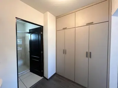 Plano de Casa Moderna en privada con Alberca 5 min del Aeropuerto y Consulado Americano