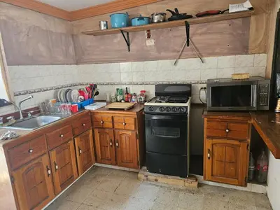 Una cocina o zona de cocina en Casa céntrica, segura y sencilla