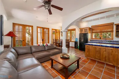 Zona de estar de FN 397 Oceanview Escape with Rooftop Terrace & Mountain
