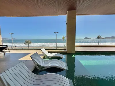 Piscina en o cerca de Hermoso Depa sobre el Malecón
