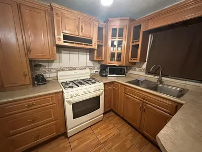 Una cocina o zona de cocina en House by American Consulate Cd