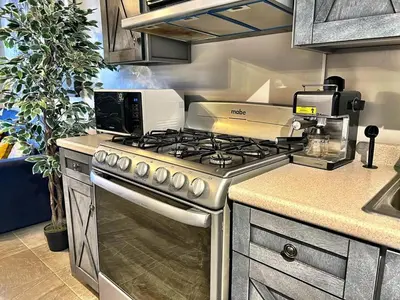 Una cocina o zona de cocina en Apartment near consulate D4