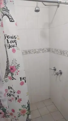 Un baño de Valle del Sol