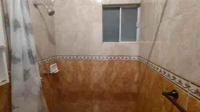 Un baño de Valle del Sol