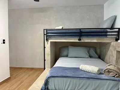 Plano de Loft One Street from the Beach