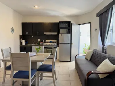 Una cocina o zona de cocina en Alojamiento cerca de la playa y zona turística