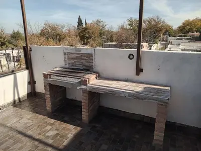 Barbacoa disponible para clientes en el apartamento