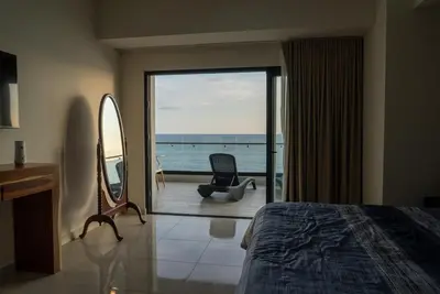 Cama o camas de una habitación en Sunlit & Sea View