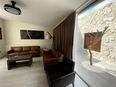 Zona de estar de nueva casa lomas
