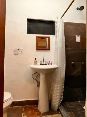 Un baño de Hotel 305