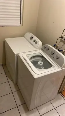 Plano de Casa al Norte bien ubicada, portón control remoto