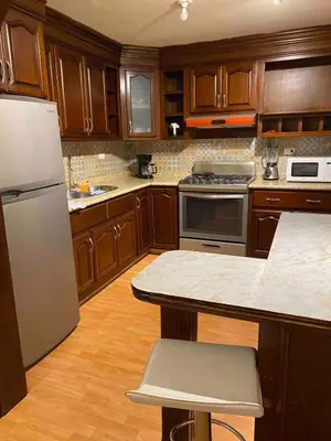 Una cocina o zona de cocina en Casa al Norte bien ubicada, portón control remoto