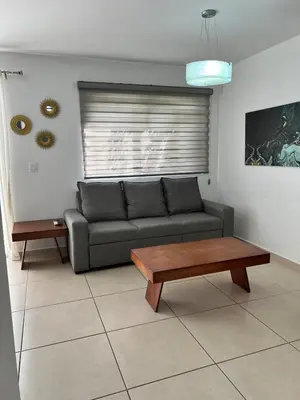 Zona de estar de Pacific Nest House Steps from the beach