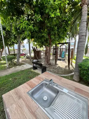 Jardín al aire libre en Pacific Nest House Steps from the beach
