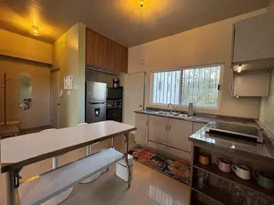 Una cocina o zona de cocina en Eddys