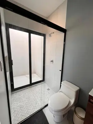 Un baño de Puerta Sevilla