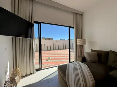 Zona de estar de Modern beach house in San Carlos