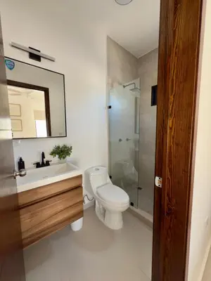 Un baño de Modern beach house in San Carlos