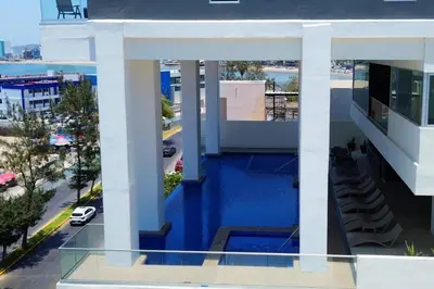 Un balcón o terraza de Beautiful and New Bahía Serena Condominium