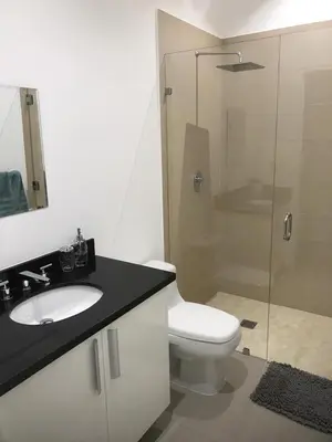 Un baño de Torre M Luxury Condominium - 2 Bedrooms
