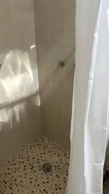 Un baño de Casa a 4 Min Parque Industrial