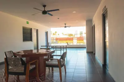 Un balcón o terraza de Alojamiento A Unas Calles del Malecon