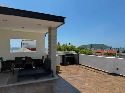Un balcón o terraza de Depa a unas Calles de la Playa By GPSRentas