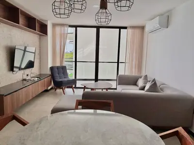 Una televisión o centro de entretenimiento en Hospedaje con Estilo en la Marina, Vistas Hermosas