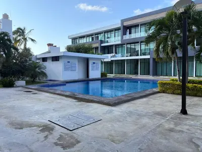 Piscina en o cerca de Departamento a unas Calles de la Zona Dorada