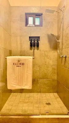 Un baño de Finca el Cielo San Carlos Sonora
