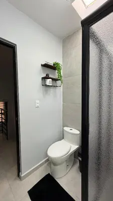 Un baño de Casa La Amistad Comoda Casa con 3 Habitaciones